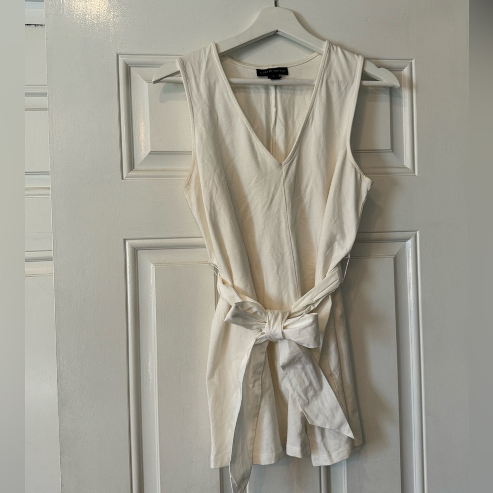 A pea in the pod maternity tank w/ bow